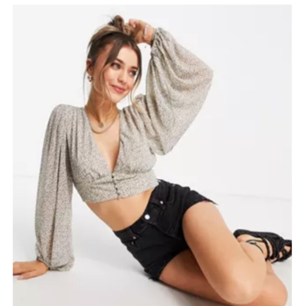 NWT Sisters of the Tribe long sleeve printed crop top size 14
